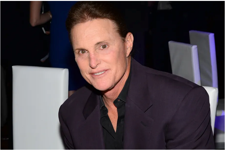 Caitlyn Jenner ,72 , Leaves Her Make-up Off And We Are Speechless
